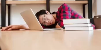 How Much Sleep Do College Students Need? 7 Tips for Sleeping Better During Final Exams