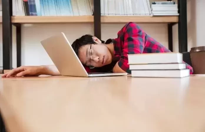 How Much Sleep Do College Students Need? 7 Tips for Sleeping Better During Final Exams