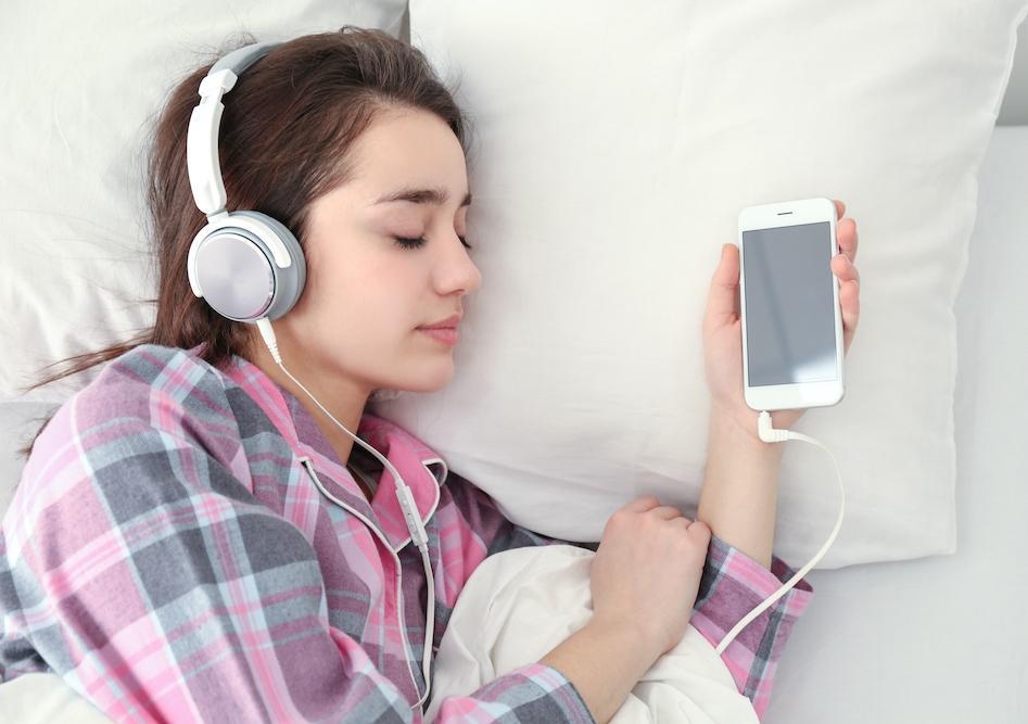 audiobooks-and-sleep-2.jpg