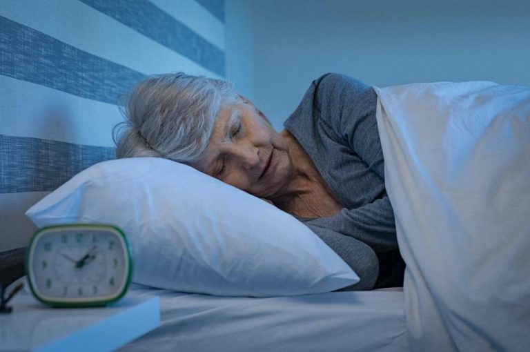 how-much-sleep-do-seniors-need-5-tips-improving-sleep-updated-2022