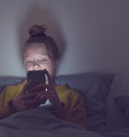 Screen Time and Insomnia: What It Means for Teens?