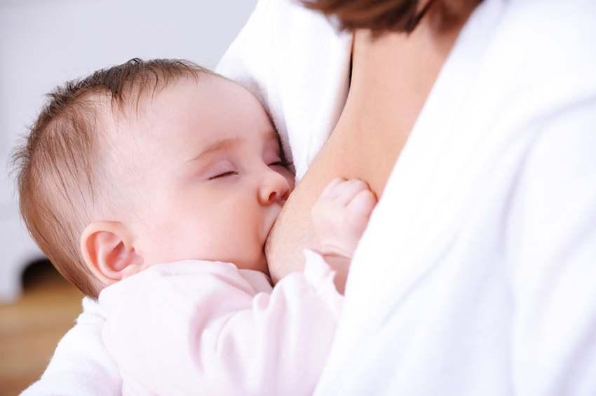 sleep-and-breastfeeding-how-should-my-baby-and-i-sleep-4.jpg