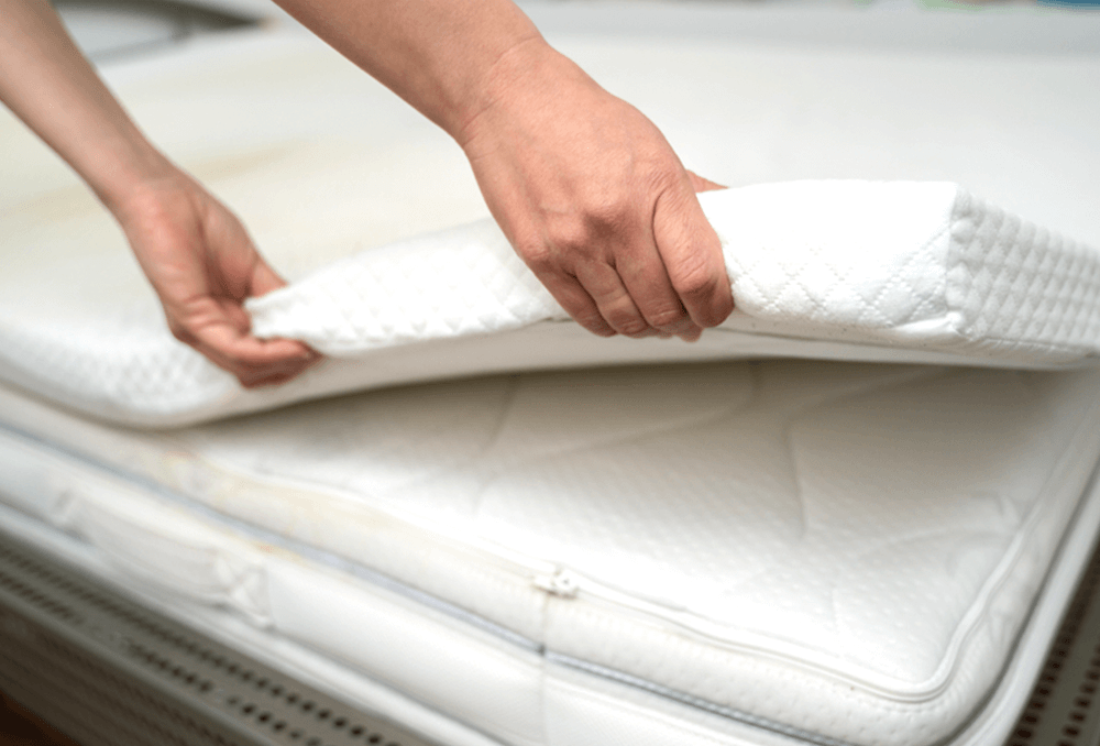 What Is a Mattress Topper? What are the Uses? - NapCloud NapCloud What Is a Mattress Topper and what is the Use of It?
