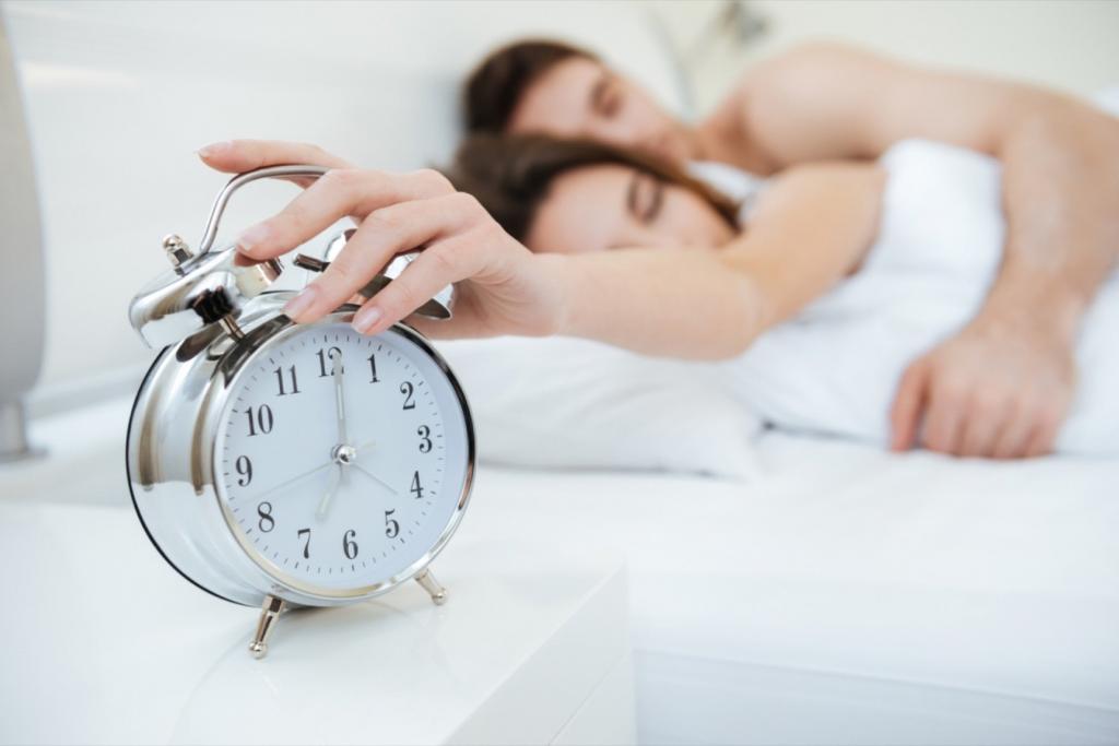 12 Ways to Smoothly Start Waking Up Earlier