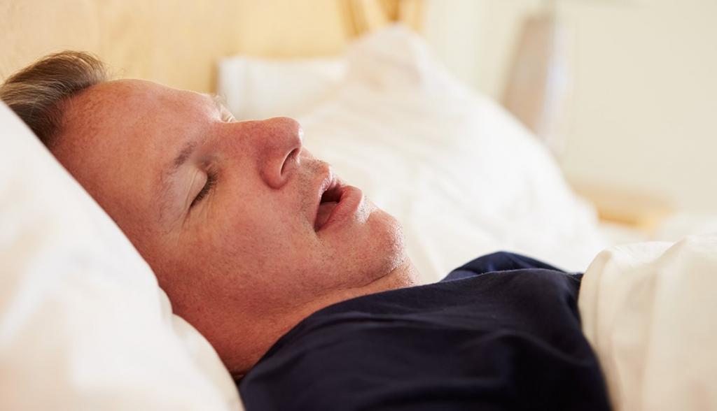 6 Common Causes of Snoring (And When to Worry)