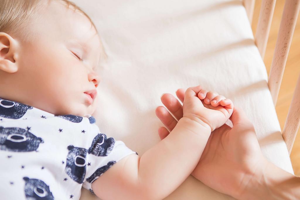Baby Won't Sleep in Crib? 5 Tips to Help Your Baby Sleep in the Crib | by Dr Sarah Mitchell | Helping Babies Sleep | Medium