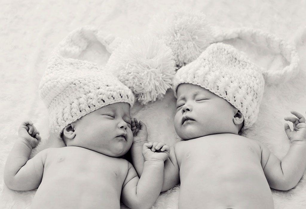 Can Newborn Twins Sleep Together - Benefits and Risks