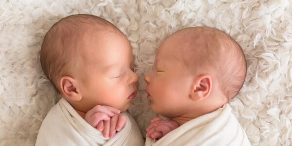 Can Twins Sleep In The Same Crib? | Babogue Sleep Solutions