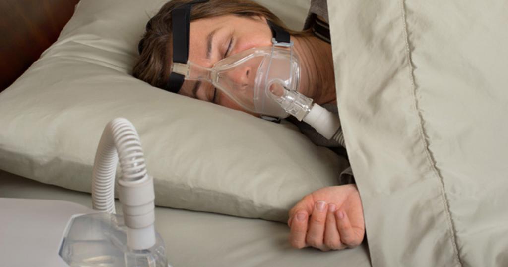 Obstructive sleep apnea-hypopnea syndrome may have predisposition for evaporative dry eye